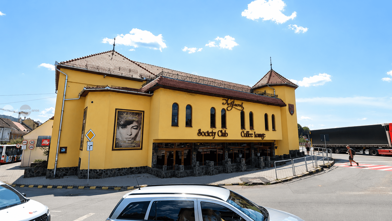 cea-mai-scumpa-cladire-scoasa-la-vanzare-in-sighisoara-–-se-vinde-fostul-club-aristocrat