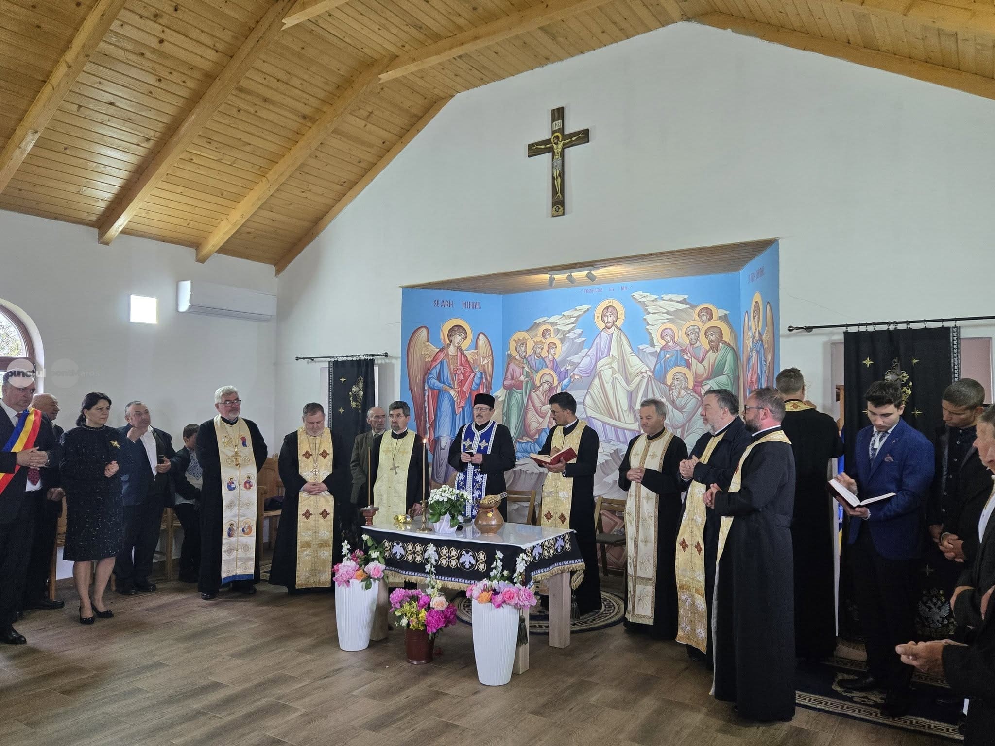 comunitatea-din-vatava-si-a-cinstit-eroii-la-monumentul-de-la-podasel