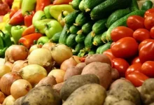 zeci-de-tone-de-legume-si-fructe-turcesti,-vandute-drept-produse-romanesti-in-supermarket