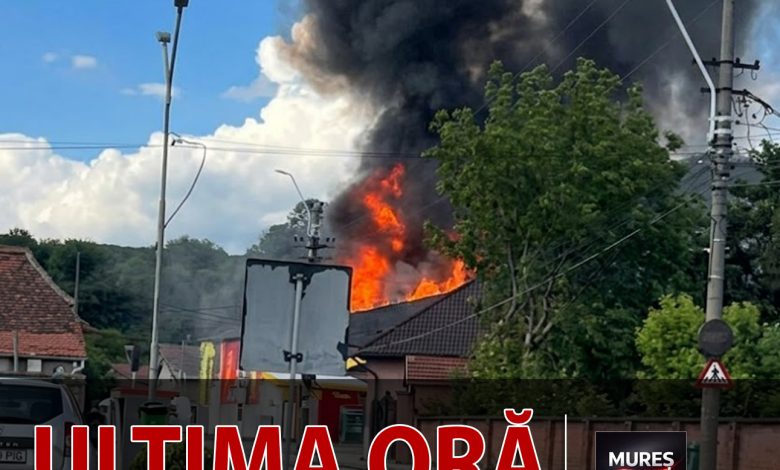 ultima-ora:-incendiu-violent-la-un-depozit-de-fier-vechi-din-sighisoara!-interventie-de-amploare-a-pompierilor!-video