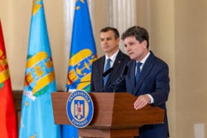 premierul-desemnat-eugen-tomac-incepe-negocierile-oficiale-cu-partidele-politice-pentru-obtinerea-unei-majoritati