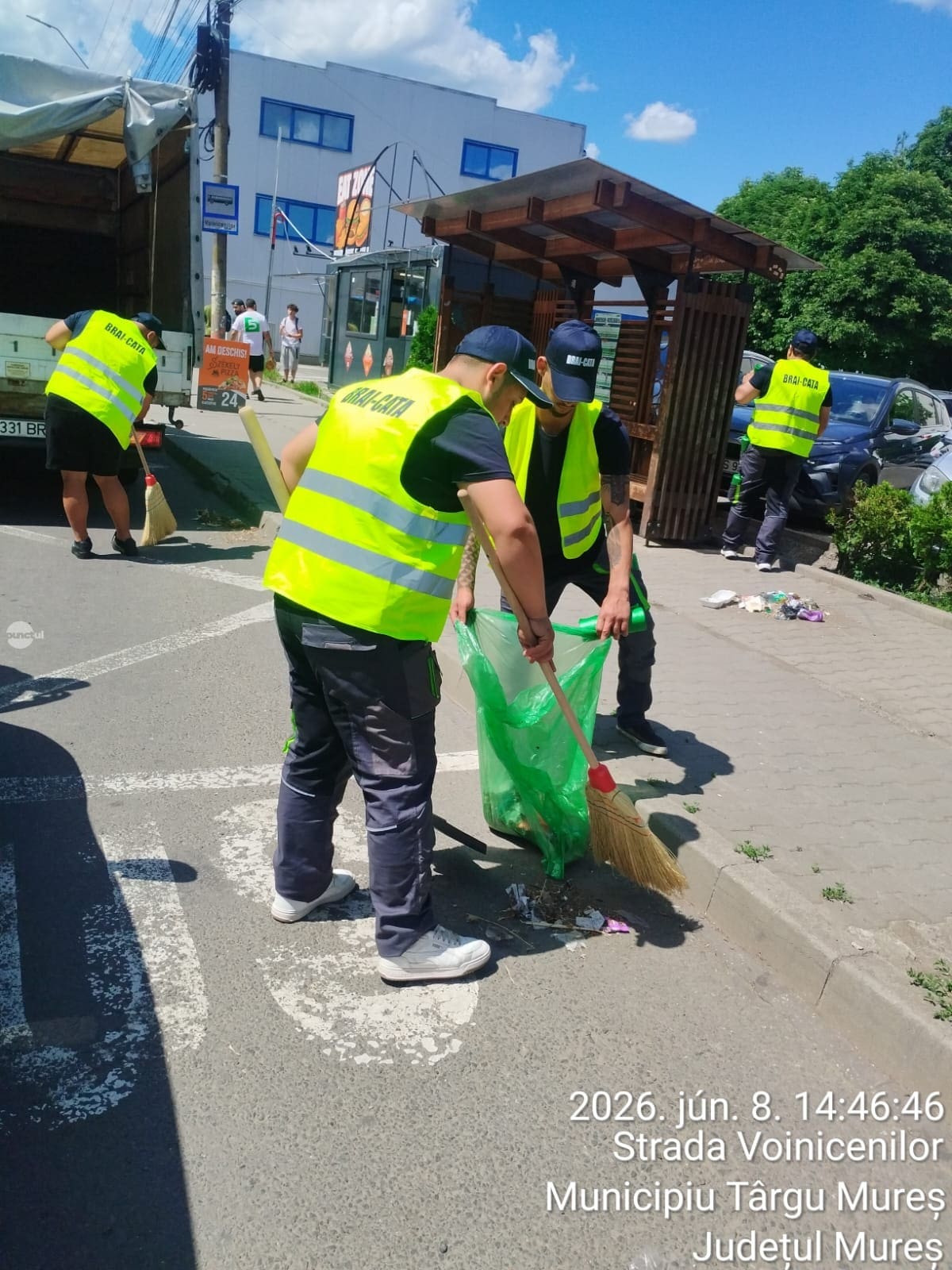 compania-brai-cata-a-demarat-curatenia-stradala-la-targu-mures-(foto)