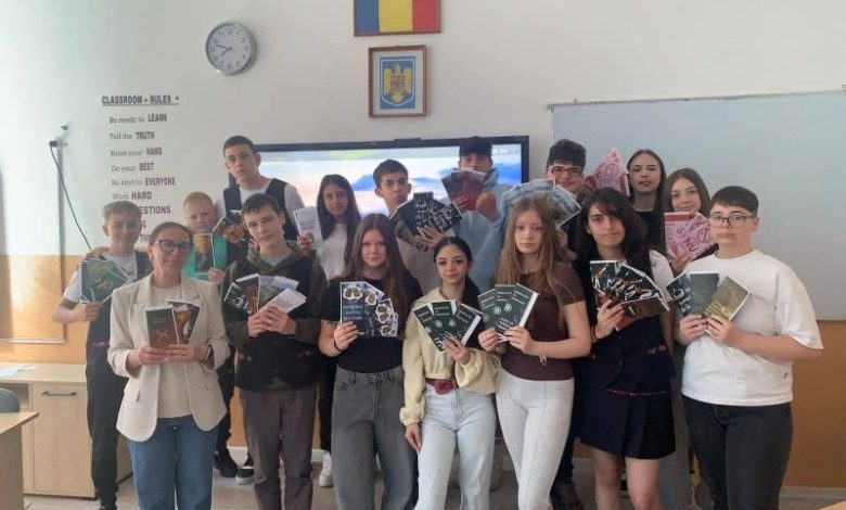 elevi-de-la-gimnaziul-”serafim-duicu”-targu-mures,-campanie-antifumat-in-comunitate