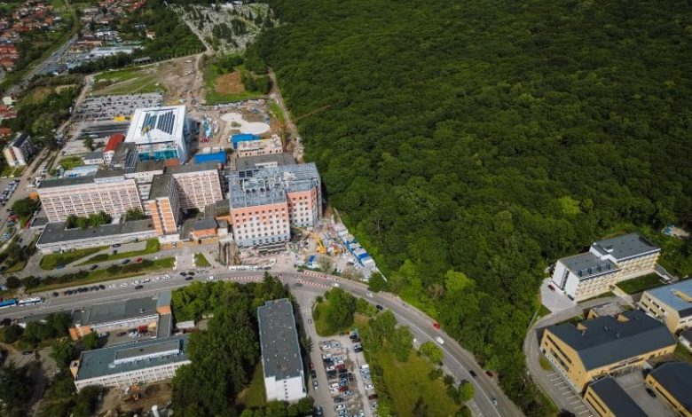 licitatie-de-8,6-milioane-lei-pentru-o-strada-de-800-de-metri,-catre-noul-pol-de-dezvoltare-al-sanatatii-muresene