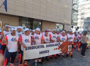 protest-masiv-al-angajatilor-de-la-serviciile-de-ambulanta-din-tara