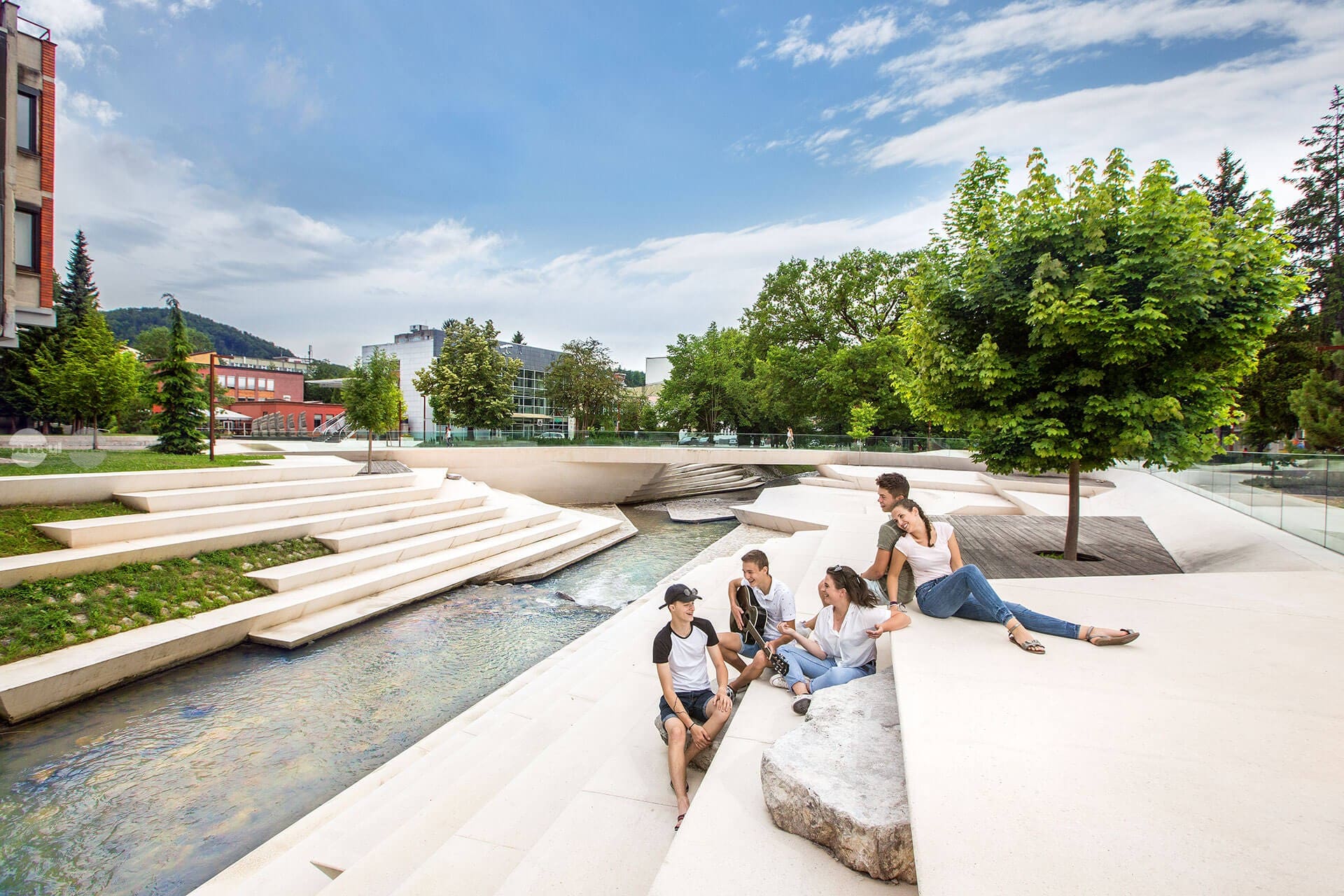 trei-orase-europene-unde-mobilierul-urban-iese-din-tipare-si-transforma-spatiul-public-in-destinatie