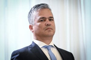 adrian-vestea-transmite-ca-nominalizarea-sa-pentru-functia-de-prim-ministru-nu-reprezinta-o-amenintare-la-adresa-pnl
