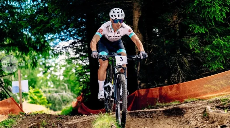 doi-sportivi-de-la-csu-targu-mures-au-urcat-pe-podium-la-campionatul-balcanic-de-mtb-xco