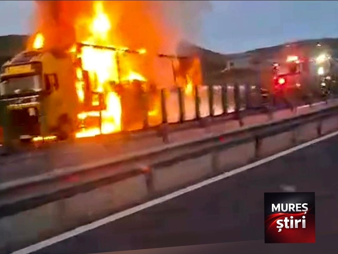 incendiu-pe-autostrada-a10:-un-tir-a-luat-foc!-remorca,-distrusa-in-totalitate-|-video
