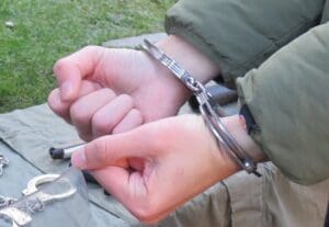 mures:-barbat-cercetat-pentru-viol-savarsit-asupra-unui-minor-si-pornografie-infantila