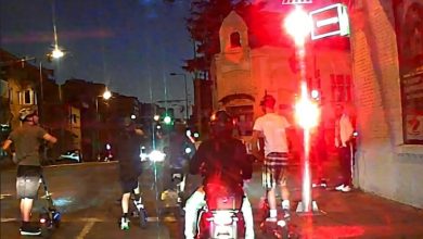 video-|-pericol-pe-strazile-din-targu-mures:-grup-de-minori-pe-trotinete-electrice,-surprins-circuland-haotic-si-sfidand-regulile-de-circulatie!
