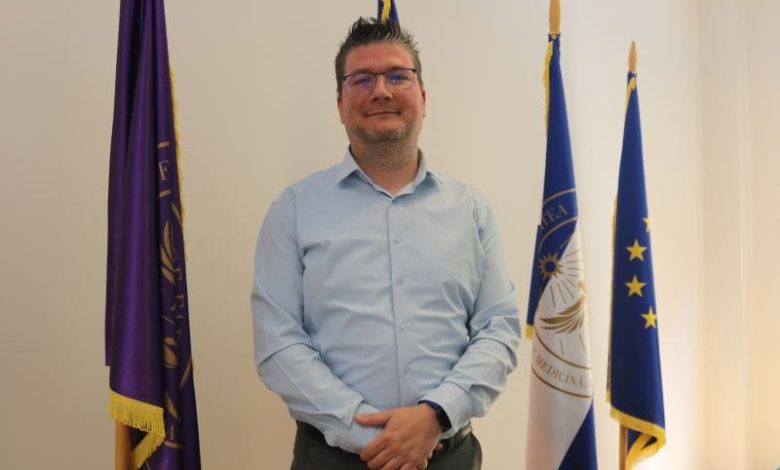 interviu-cu-sef-de-lucrari-dr-valentin-ion.-siguranta-pacientului-incepe-din-laborator:-cum-sunt-verificate-medicamentele-in-europa