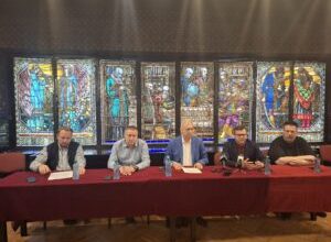aproape-60-de-artisti-ai-filarmonicii-din-targu-mures-vor-concerta-pe-lacul-ursu