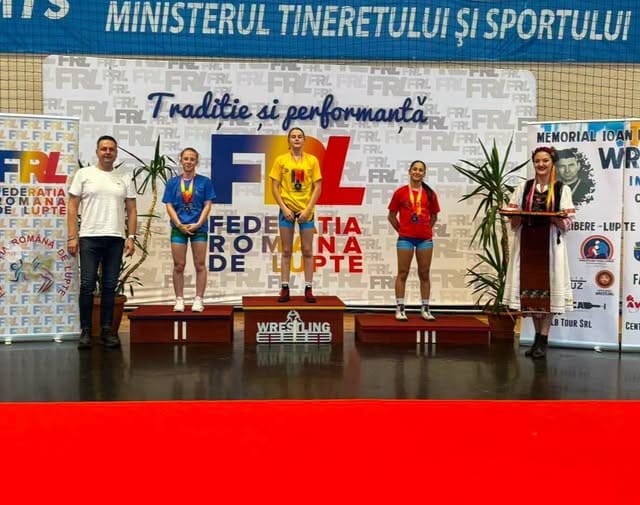 anna-barabas-a-castigat-aurul-la-turneul-international-u15-wrestling-challenge-de-la-cluj-napoca