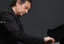 turneul-„pianul-calator”-cu-horia-mihail,-pe-scena-palatului-culturii