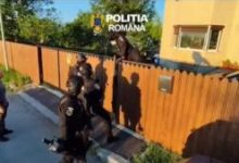 brasov:-mai-multi-tineri-–-printre-care-si-minori-–-cercetati-pentru-aderare-la-o-grupare-de-tip-fascist