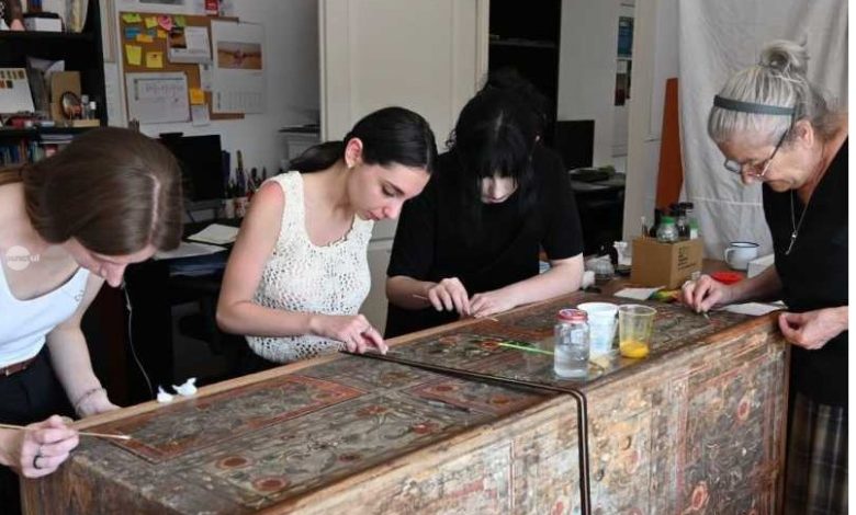 secretele-unui-cufar-militar-austro-ungar,-descifrate-la-un-workshop-de-restaurare-la-targu-mures