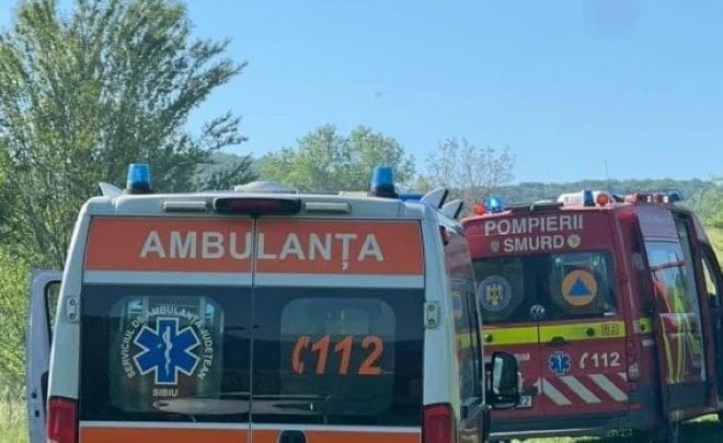 impact-intre-un-microbuz-si-un-autoturism-pe-dn-15,-in-judetul-mures