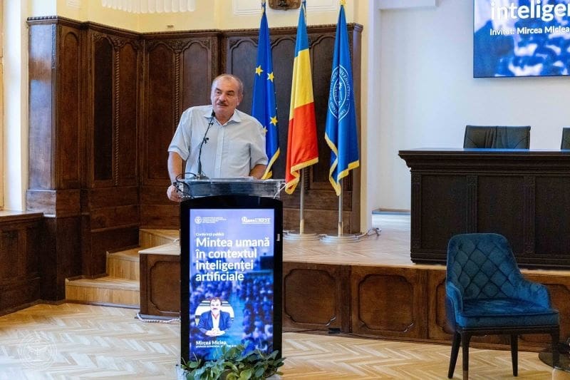 mircea-miclea,-la-agora-umfst.-provocarea-reala-a-ai:-cum-ne-pregatim-mintea-pentru-era-inteligentei-artificiale