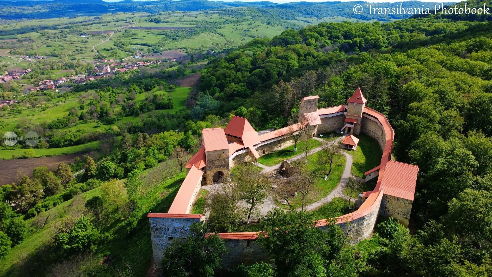 cetatea-de-refugiu-de-secol-xiv-din-saschiz-poate-fi-vizitata-zilnic