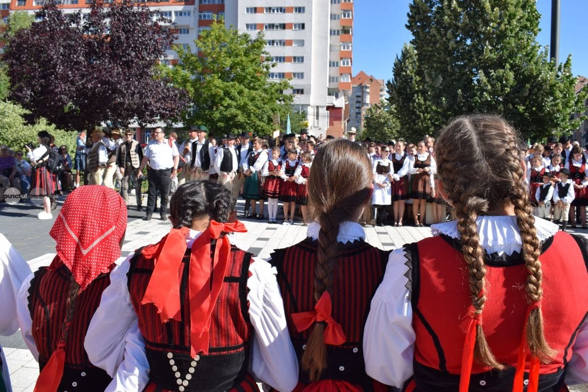 ziua-portului-popular-secuiesc-si-ziua-celor-o-mie-de-fete-secuience,-in-acest-weekend-la-miercurea-ciuc
