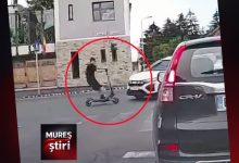atentie!-accident-grav:-tanar-pe-trotineta,-ajuns-in-spital-dupa-ce-un-sofer-nu-i-a-acordat-prioritate,-in-brasov!