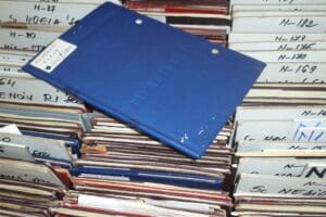 peste-3.000-de-carti-de-munca,-abandonate-la-itm-harghita