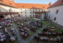la-cetatea-miko-din-miercurea-ciuc-a-inceput-aseara-o-noua-editie-a-festivalului-de-muzica-veche