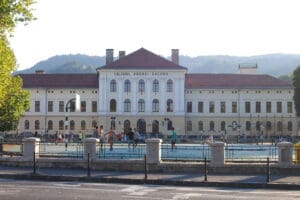 colegiile-nationale-„andrei-saguna”-si-„dr.-ioan-mesota”,-in-top-20-cele-mai-bune-licee-din-tara