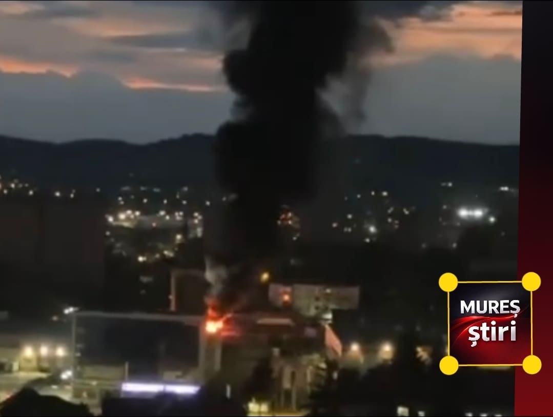 breaking-news-|-incendiu-puternic-in-zona-pietei-garii-din-targu-mures-|-video
