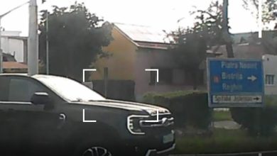 video-|-inconstienta-in-trafic-in-targu-mures:-o-soferita-a-ignorat-indicatorul-„acces-interzis”-in-piata-marasesti!