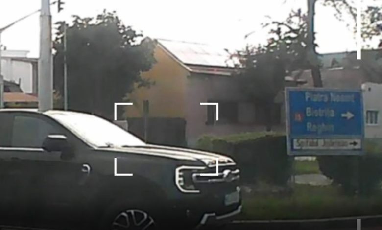 video-|-inconstienta-in-trafic-in-targu-mures:-o-soferita-a-ignorat-indicatorul-„acces-interzis”-in-piata-marasesti!