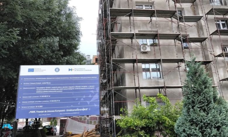 reabilitarea-blocurilor-din-cristesti,-umbrita-de-infiltratii-si-reclamatiile-locatarilor