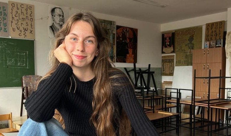 interviu-natalia-marc:-„arta-a-fost-cea-care-mi-a-aratat-frumosul-si-in-locurile-intunecate.”