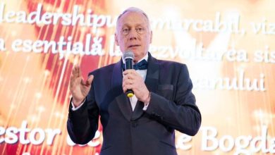 foto:-gala-dedicata-excelentei,-leadershipului-si-oamenilor-care-contribuie,-prin-activitatea-lor,-la-dezvoltarea-romaniei