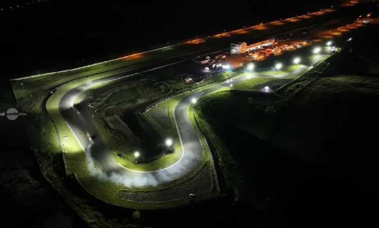 spectacol-nocturn-de-drift-la-transilvania-motor-ring.-aproximativ-80-de-piloti-din-sase-tari,-asteptati-in-mures