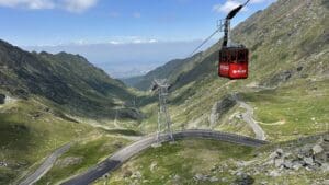 18-turisti,-blocati-in-telecabina-de-la-balea-din-cauza-unei-defectiuni