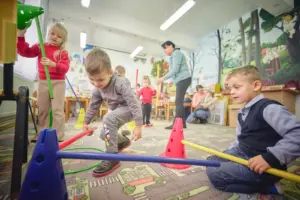 mii-de-copii-din-centrul-tarii,-sprijiniti-prin-proiectul-„start-in-educatie”