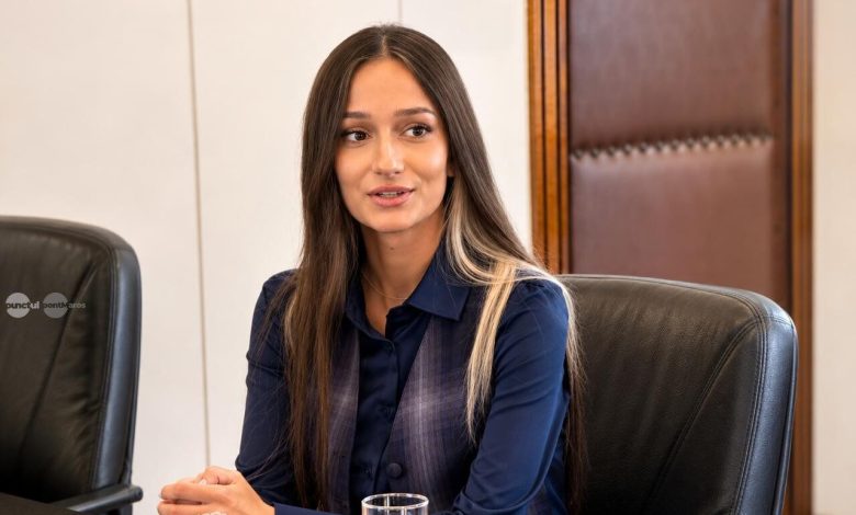 alexia-precup,-eleva-de-10-la-bac-din-mures:-voluntar-la-ambulanta-si-coautoare-a-unui-kit-pentru-testarea-mierii