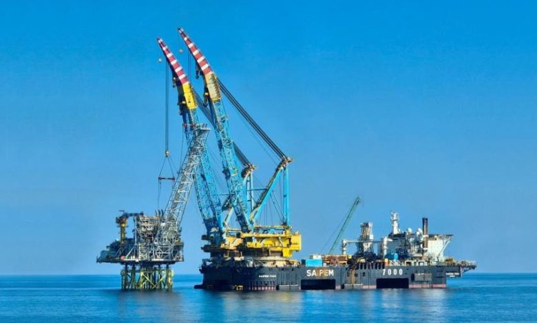 platforma-offshore-de-productie-a-fost-instalata-in-marea-neagra
