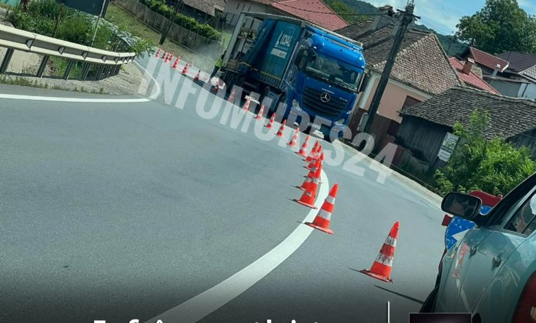 trafic-ingreunat-la-intrarea-in-chendu:-circulatie-alternativa-si-semafoare-temporare-din-cauza-unor-lucrari-rutiere!