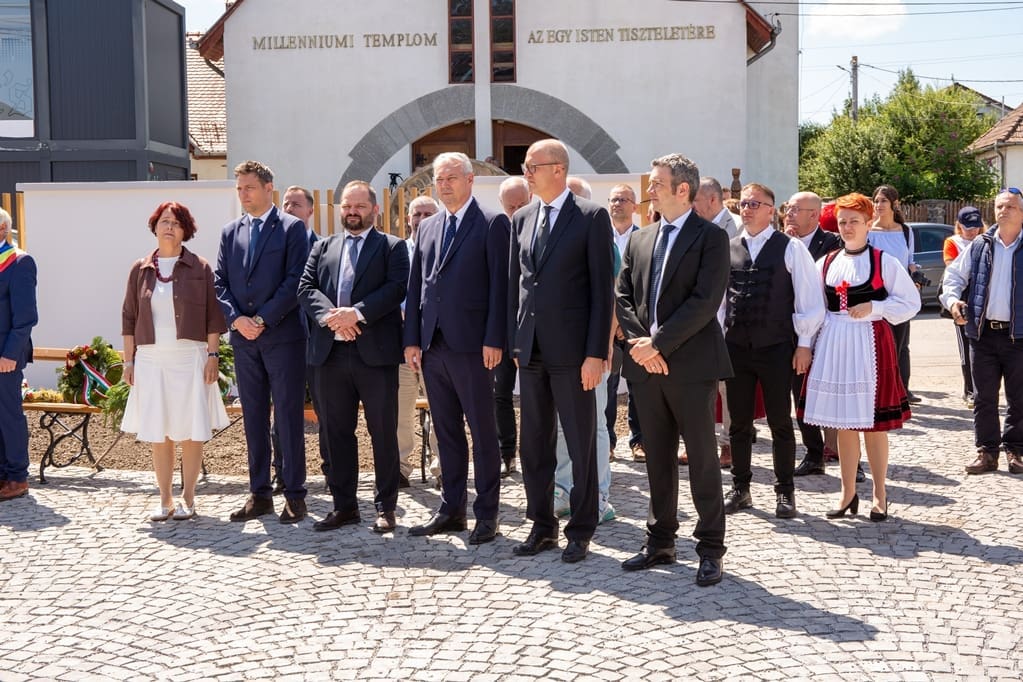 foto-video.-noua-expozitie-la-ansamblul-memorial-petofi-sandor-din-albesti,-inaugurata