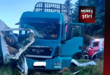 accident-tragic-pe-dn13a:-un-barbat-a-murit,-iar-altul-a-fost-ranit-dupa-impactul-dintre-un-camion-din-mures-si-o-autoutilitara!