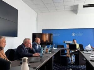 federatia-sanitas-anunta-ca-a-suspendat-greva-generala-pana-cand-va-aparea-un-nou-proiect-de-lege-a-salarizarii-personalului-platit-din-fonduri-publice