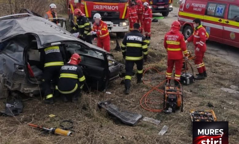 accident-cumplit-la-intrarea-in-cluj-napoca:-o-fetita-de-9-ani-a-murit-la-spital,-iar-alte-trei-persoane-sunt-in-stare-grava-dupa-ce-masina-in-care-se-aflau-s-a-izbit-de-un-cap-de-pod