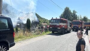 mures:-incendiu-la-o-casa-din-casva