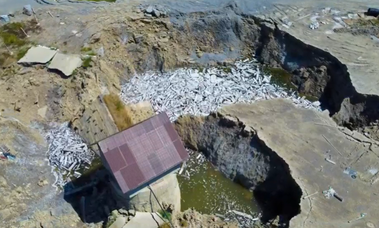 (video)-imagini-noi-de-la-salina-praid:-craterul-se-extinde,-iar-zona-ramane-sub-stare-de-alerta