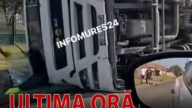 ultima-ora:-un-autocamion-incarcat-cu-pepeni-s-a-rasturnat-si-a-avariat-un-stalp-de-curent!-traficul-este-blocat-pe-ambele-sensuri-in-gheorghe-doja!