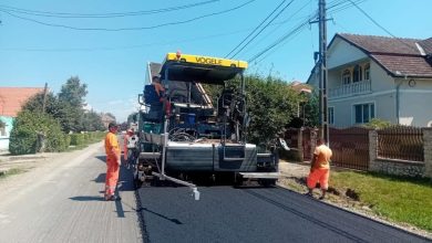 lucrari-de-asfaltare-pe-strada-principala-din-santana-de-mures