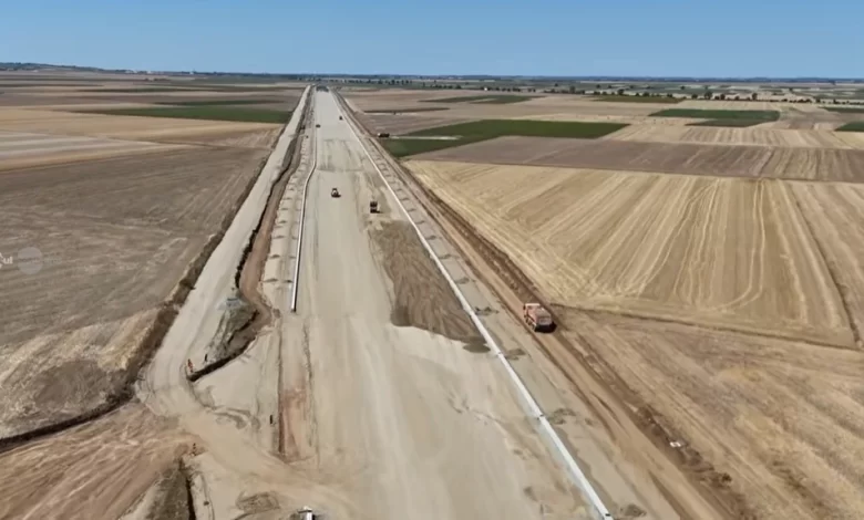 premiera-pe-autostrada-transilvania:-o-portiune-de-3-kilometri-de-pe-a3-va-putea-fi-folosita-ca-pista-pentru-avioane